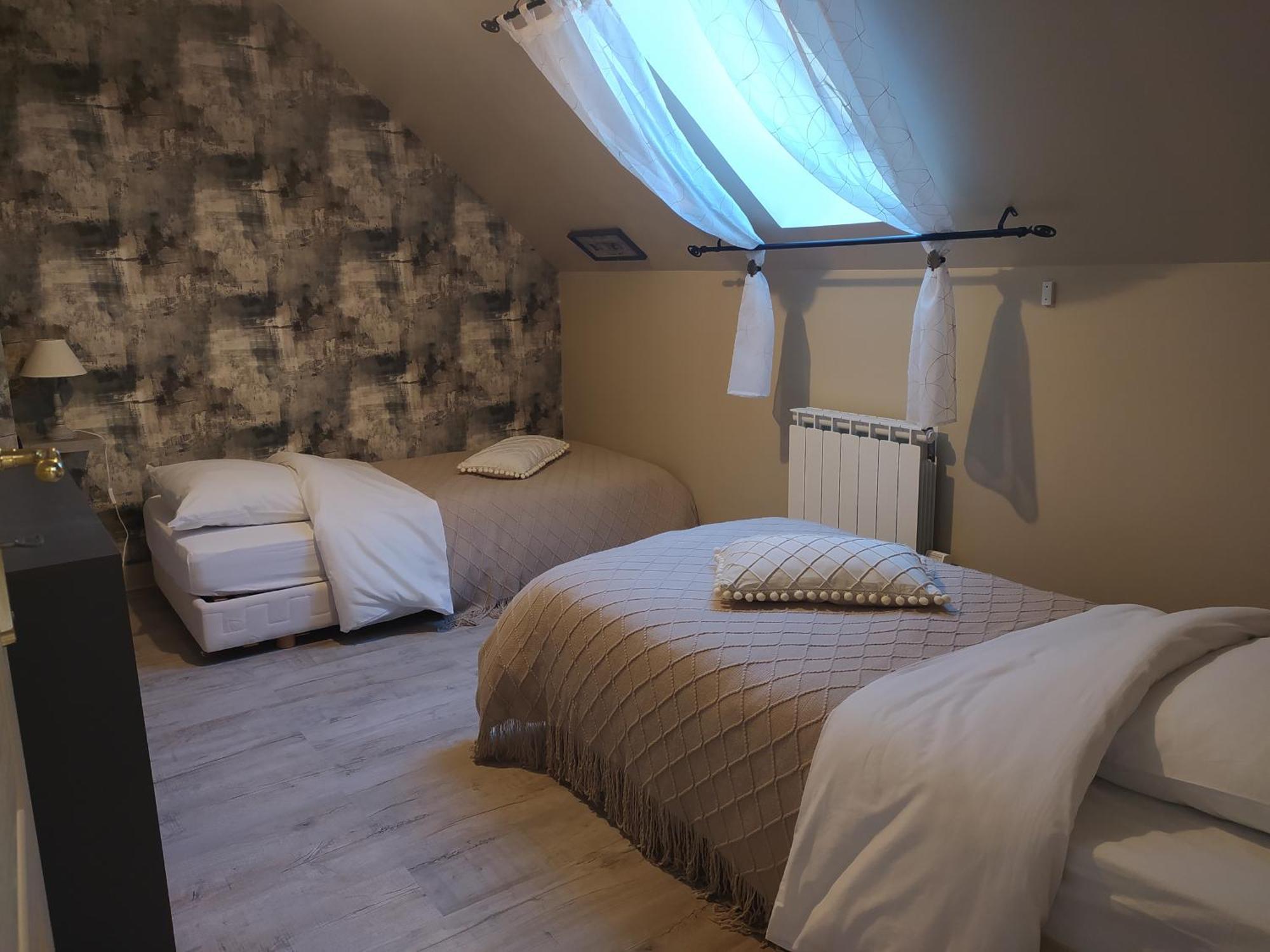 Des Roux Et Des Pious Suite De 35 A 60 M2 Et 3 Chambres Pour Groupe De 2 A 6 Personnes Civray-de-Touraine Luaran gambar