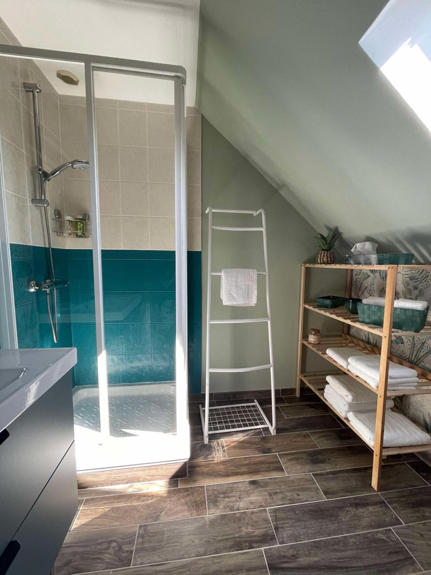 Des Roux Et Des Pious Suite De 35 A 60 M2 Et 3 Chambres Pour Groupe De 2 A 6 Personnes Civray-de-Touraine Luaran gambar